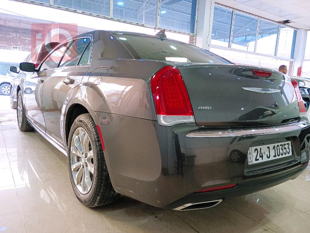 کرایسلەر 300
